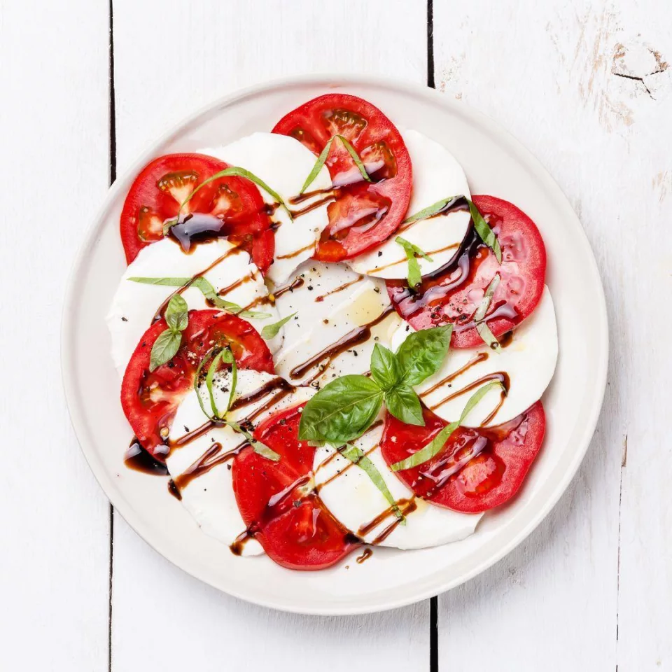 Low carb keto recipe caprese salad