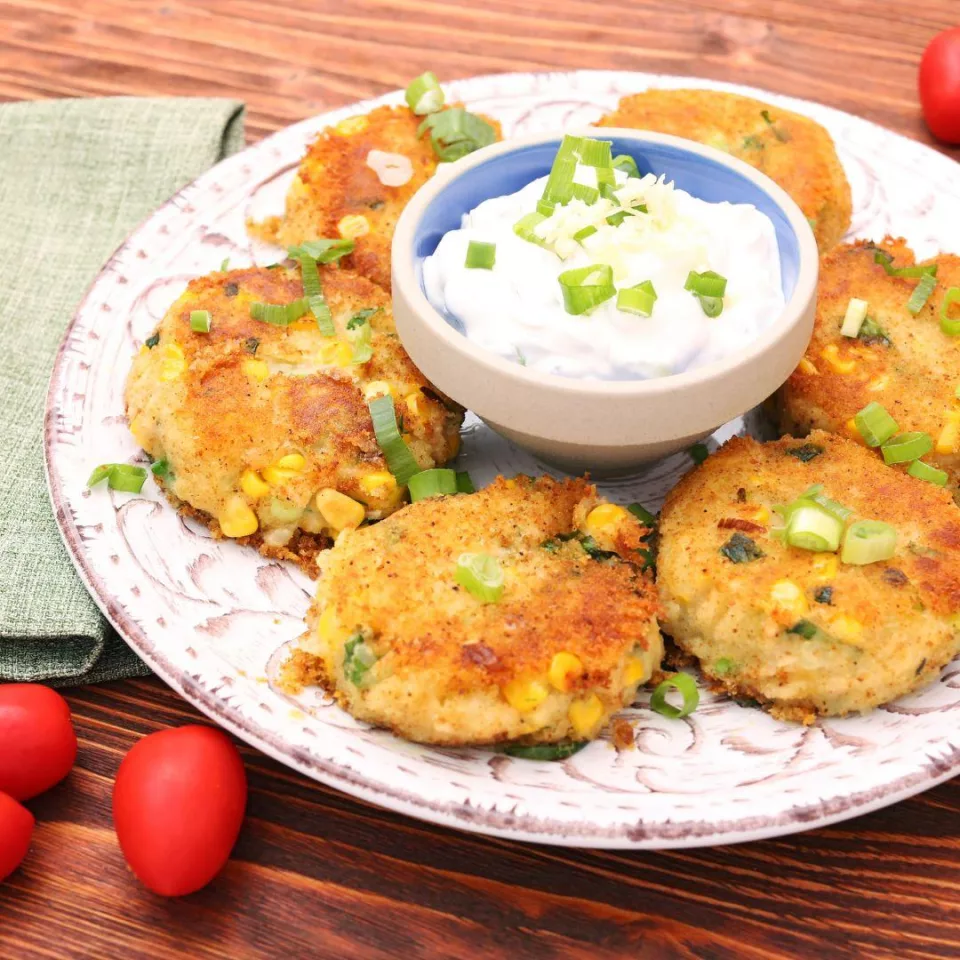 Low carb tuna corn patties